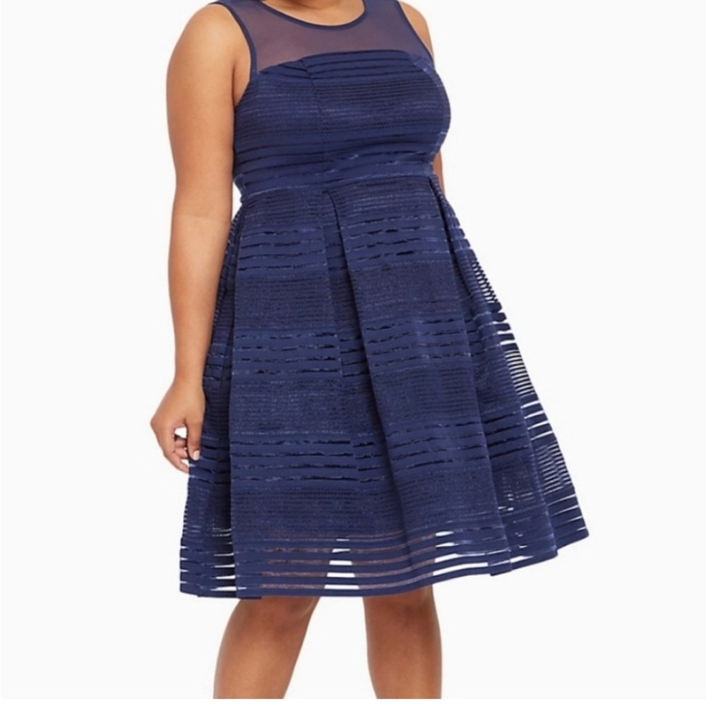 Elegant Navy Blue Sleeveless Dress